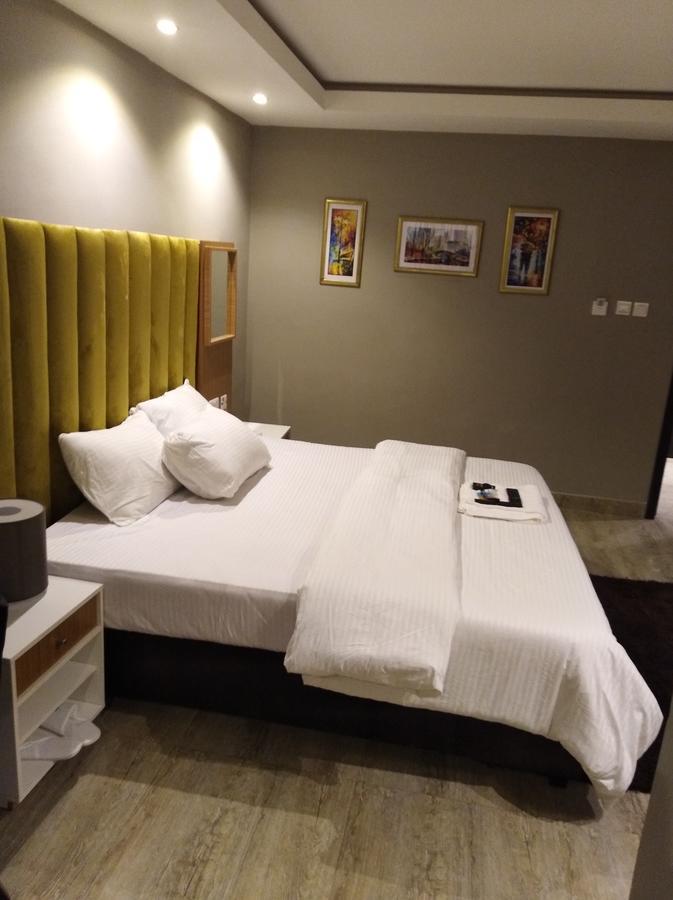 Blackwood Hotels Ікеджа Екстер'єр фото