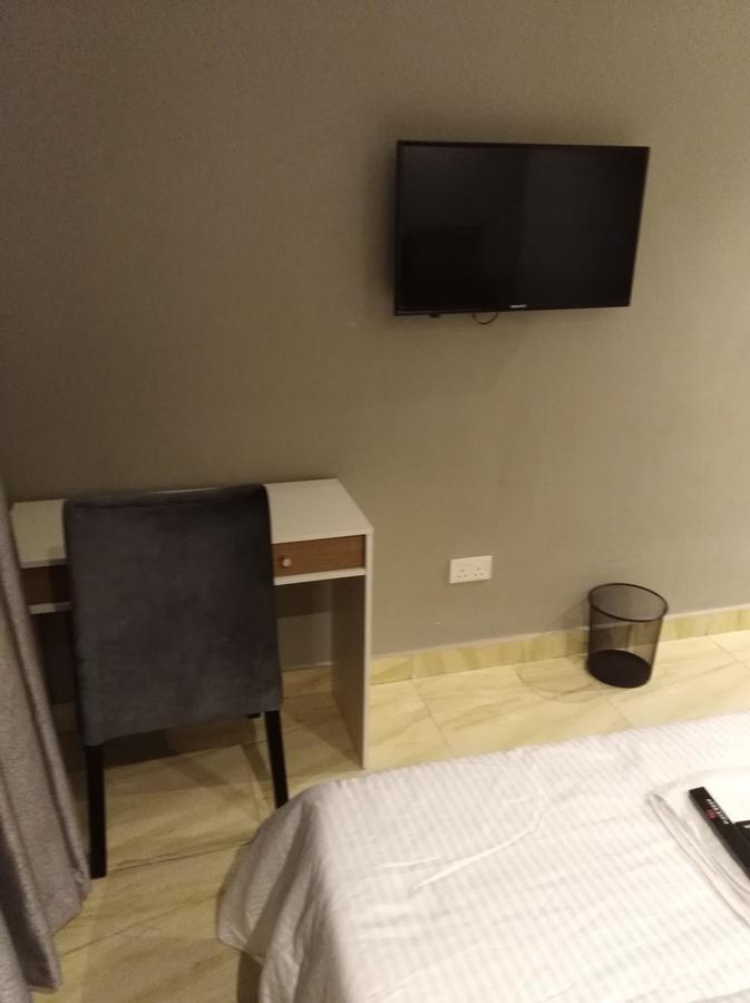 Blackwood Hotels Ікеджа Екстер'єр фото